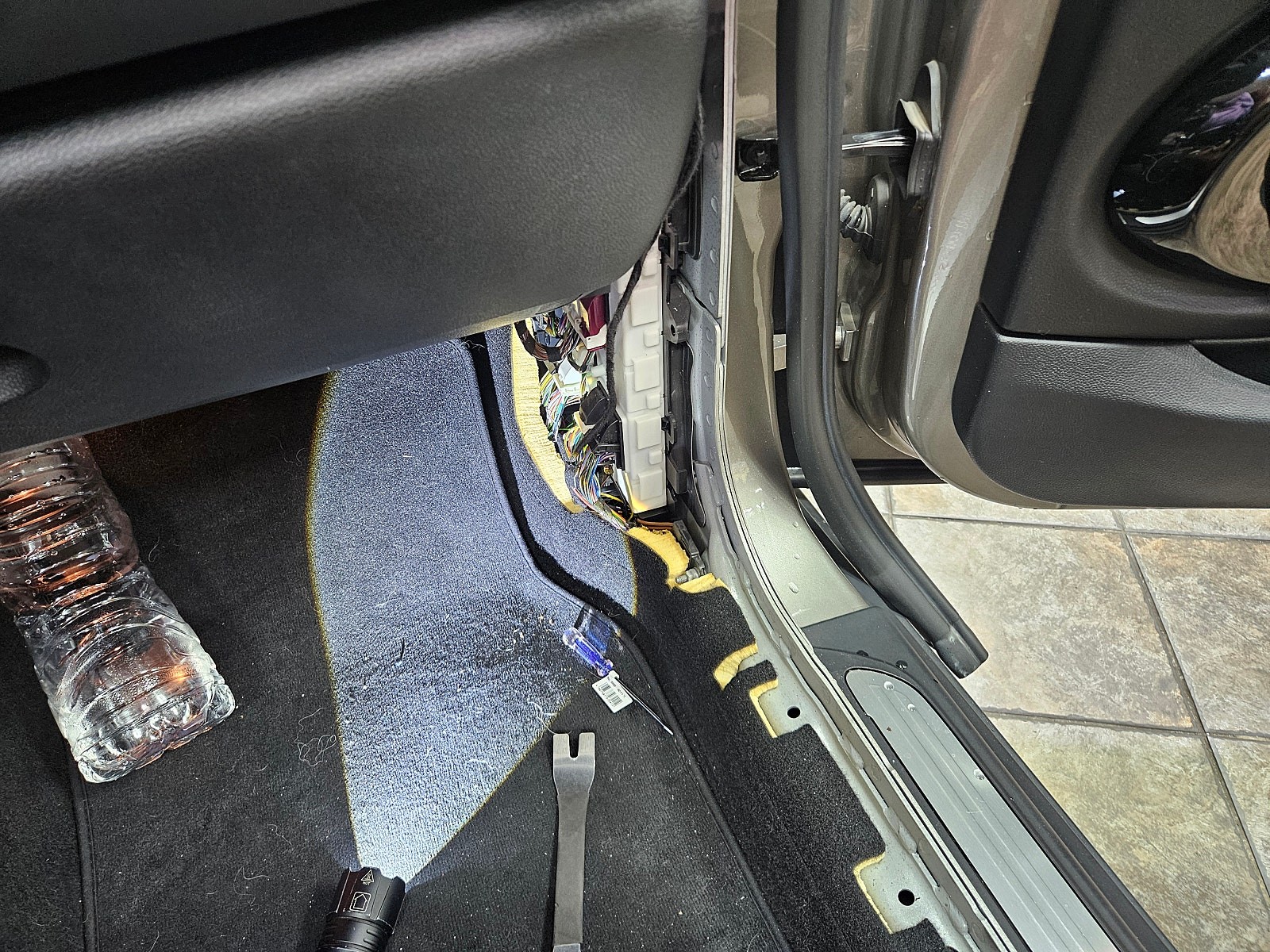 BMW 미니쿠퍼 F57 컨버터블 편의장치 오픈모듈 락폴딩 장착으로 기존 불편한 순정소프트탑 오픈을 편리하게 사용하실수 있습니다.~~~^^ / 서울 도봉구