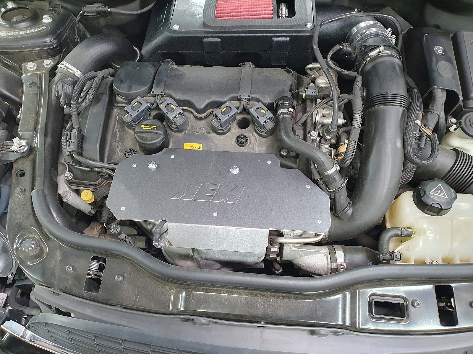 BMW 미니쿠퍼 R58 쿠페 가져오신 AEM 흡기튜닝과 편리한 락폴딩 장착으로 차량에 단점을 보완시켜 드렸습니다.~~~^^ / 서울 도봉구