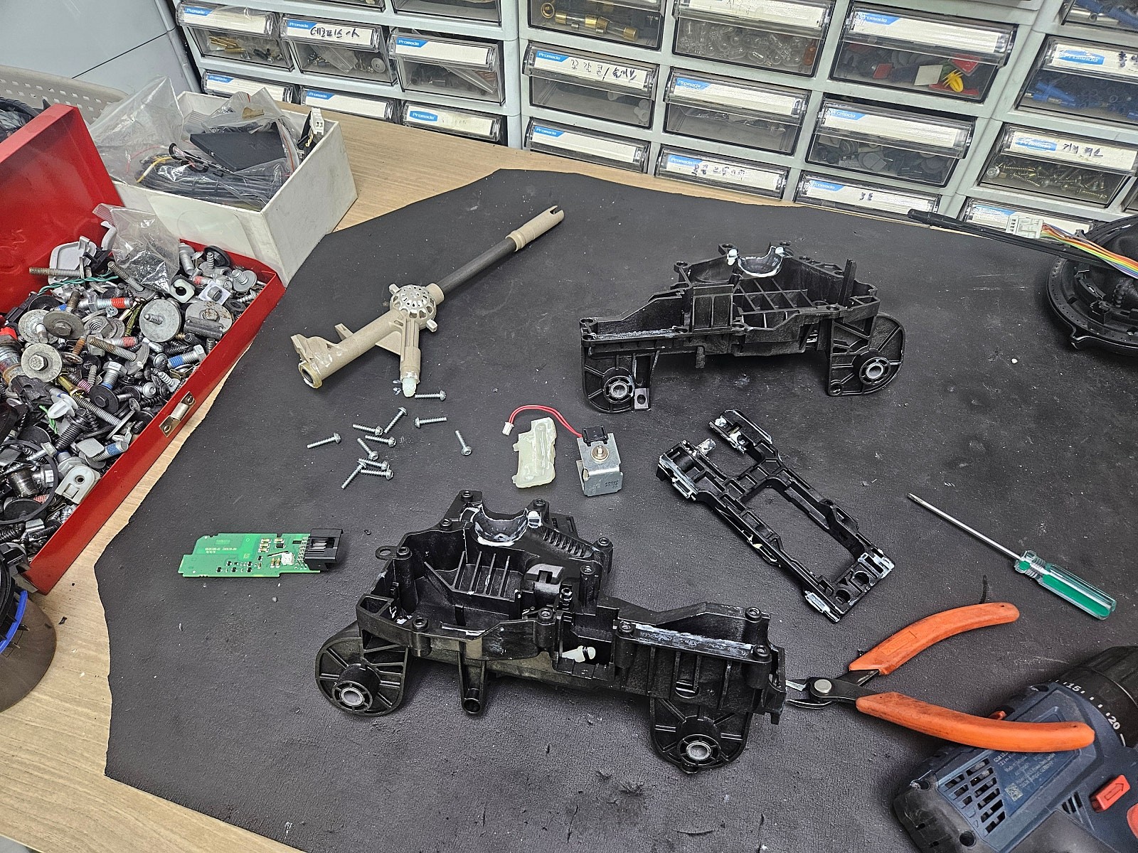 BMW 미니쿠퍼 F56 스트레스 원인 변속기 장애 경고등을 모두 말끔히 해결하여 드리고 파손된 기어봉도 모두 신품으로 교환하여 스트레스에서 해방시켜 드렸습니다.~~~^^ / 서울 도봉구