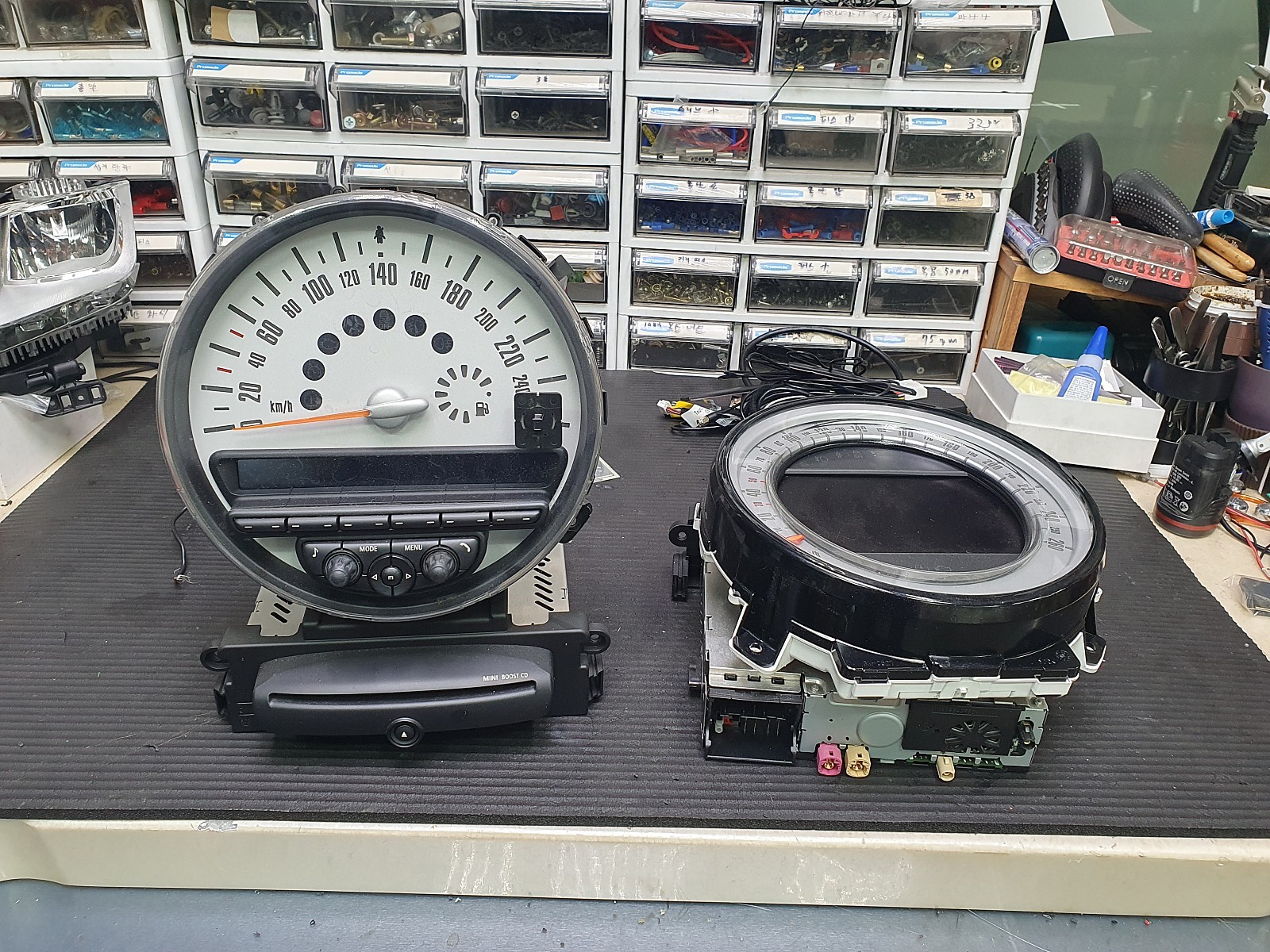 BMW 미니쿠퍼 2세대 R56 순정 비부모니터 이식후 카플레이 모듈 장착으로 차량이 더욱더 편리해집니다.~~~^^ / 서울 도봉구