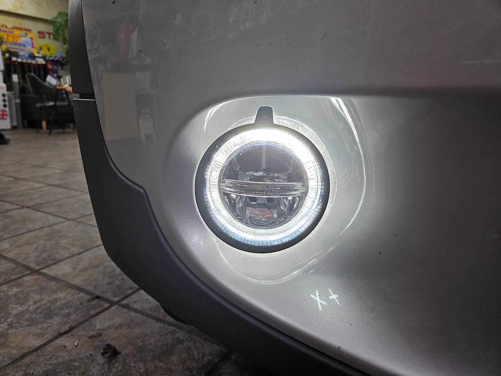 BMW 미니쿠퍼 R60 컨트리맨 가져오신 LED 데이라이트 장착으로 차량에 스타일과 야간에 광명을 찾아 드렸습니다.~~~^^ / 서울 도봉구