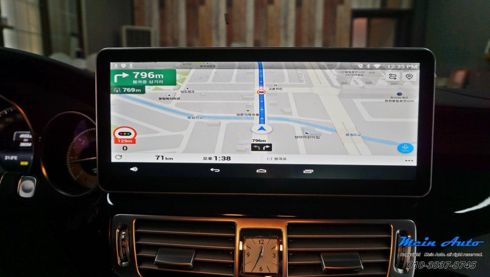 벤츠 CLS클래스(W218) 국산 12.3인치 모니터와 M2C-200 카블릿 시공 / 경남 창원