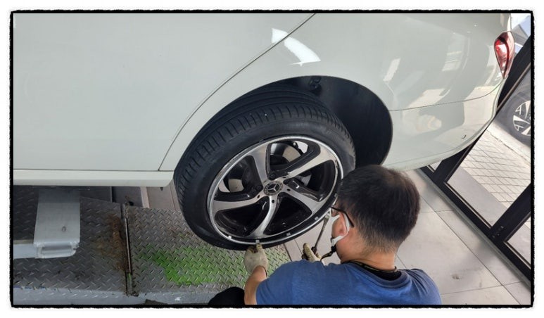 ▶벤츠e클래스 수입차 휠보레 휠프로텍터 실버18인치 장착/휠보레장착점/휠스크래치/휠보호/휠커버/휠도색대체/휠복원대체/강남/송파/문정~자동차튜닝샵*케렌시아카! / 서울 송파