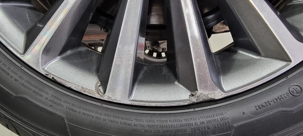 원주휠수리 올뉴k7 휠수리 휠복원 휠도색 / 원주시 흥업면