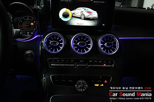 벤츠 전용 송풍구 엠비언트 전문 장착점 신월동 CSM 실내 엠비언트 시공을 곁들여 실내 아름다움으로 변신 시켜드리다 / 서울 양천구 강서구