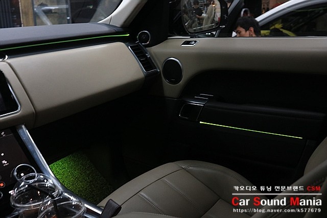 자동차 튜닝 대세 아이템 엠비언트 시공으로 완전히 다른 실내로 변신하다 / 서울 양천구 강서구