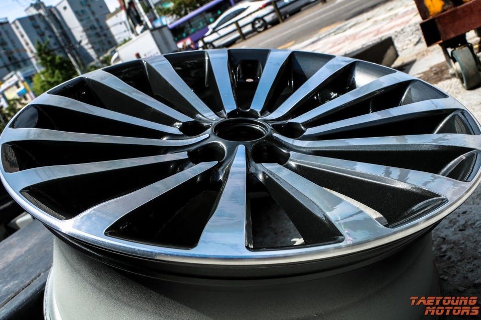 기아 k7 18인치 다이아몬드컷팅휠 휠복원,이정도도 복원이 가능한가요? / 인천 부평구 부평동