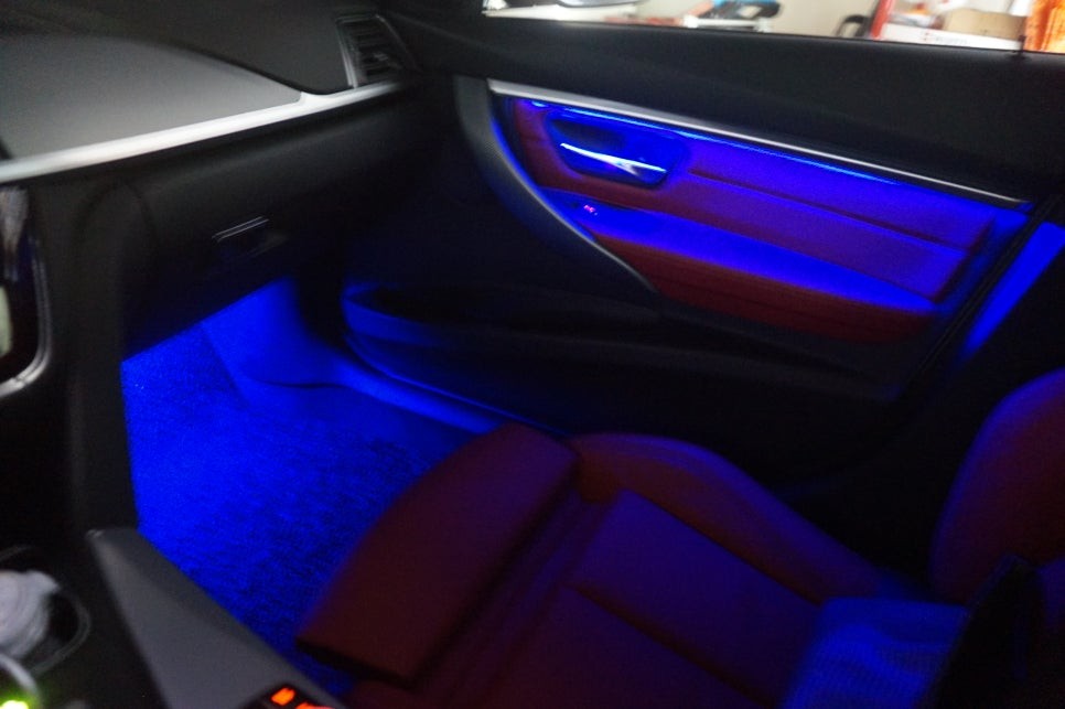 bmw330i 엠비언트 풋등은 안산 시흥 led 전문점에서~ / 안산시 상록구 이동