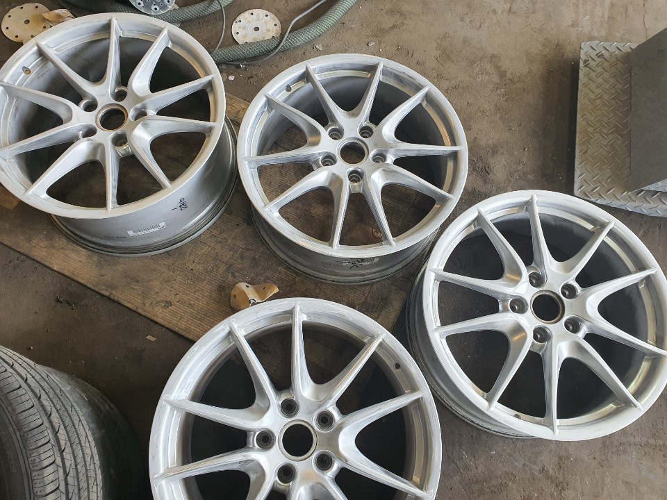 포르쉐 911 카레라 고객요청으로  컬러변경해 (하이퍼블랙 ) 색상으로 휠복원 / 천안, 평택, 청주