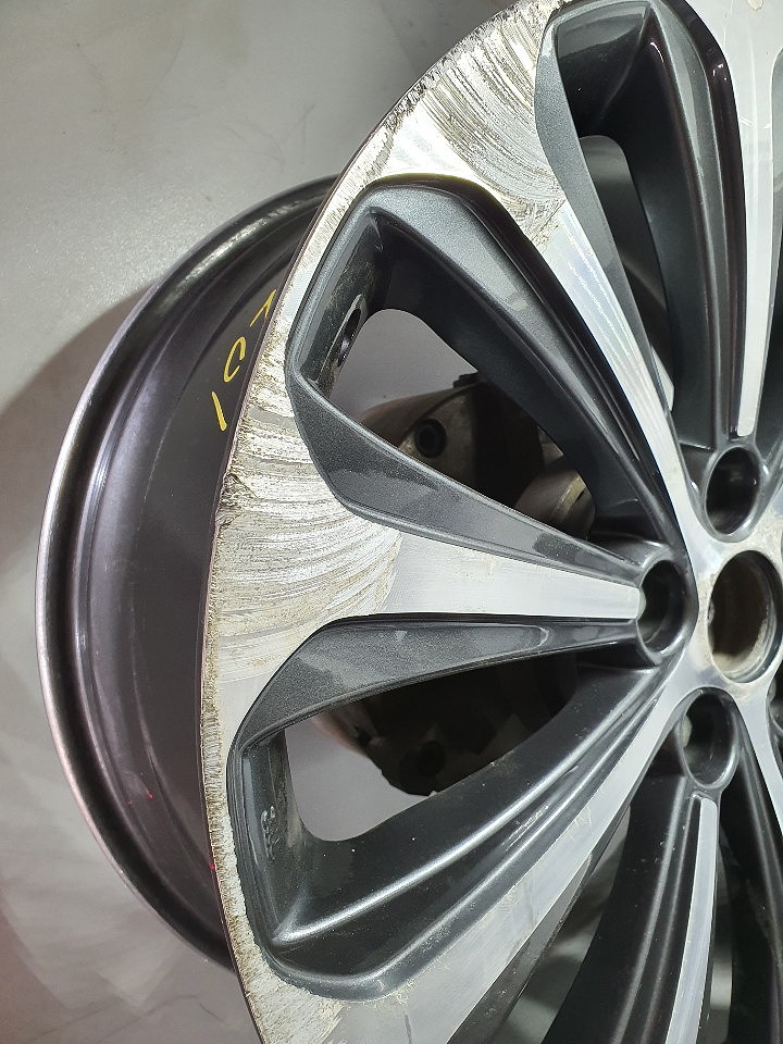 제네시스 19인치 순정휠 다이아컷팅 복원 / 천안, 평택, 청주