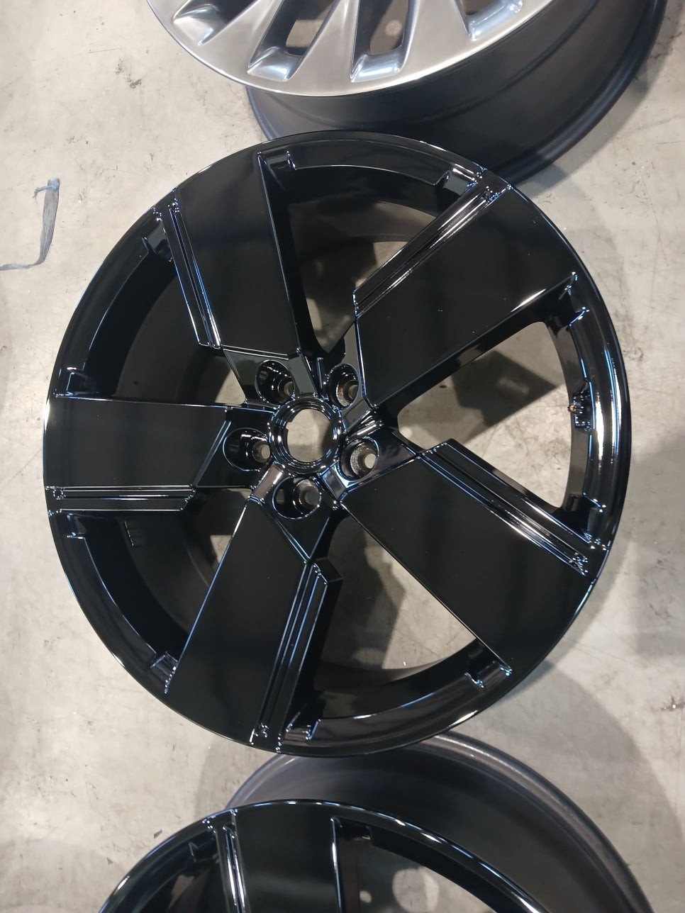 대구휠수리, 싼타페 20인치 휠 유광블랙 복원기 / 대구 달서, 남구, 서구