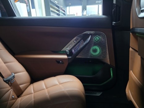 bmw 7시리즈 g70  회오리스피커엠비언트 740i 740d 740m 출장시공 출장엠비언트 / 부천, 수도권 출장