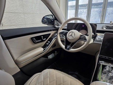 벤츠 w223 s클래스 s580 롱바디 액티브엠비언트 피아노라커트림 4D전동부메스터 출장시공 엠비언트 / 부천, 수도권 출장