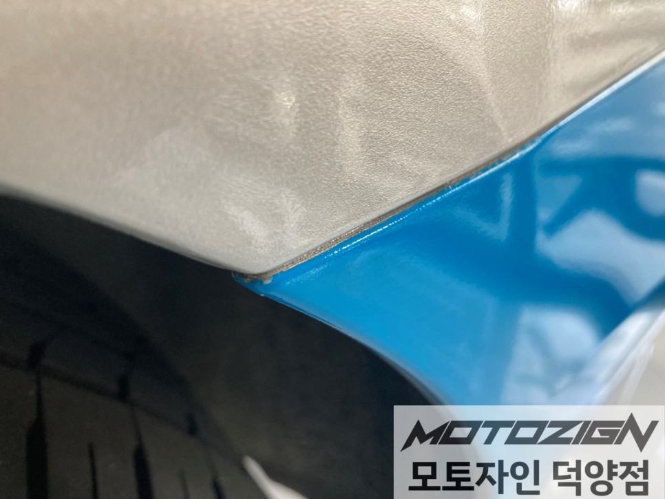 "벤츠 e300" 3M2080 블랙유광 반톤랩핑 시공 완료!! 덕양구랩핑 서울랩핑 삼송랩핑 원흥랩핑 카스킨 랩핑전문점 모토자인 덕양점!!!