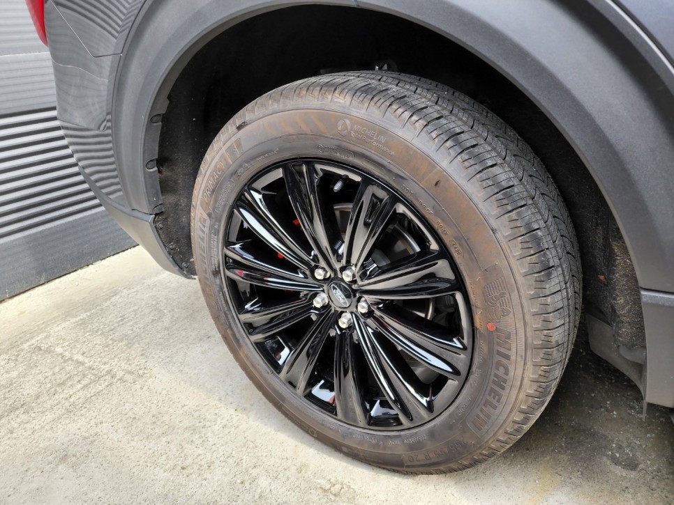 자동차 휠 스크래치 포드 익스플로러 그릴도색 스포일러 도색 블랙유광 휠도색 시공과정은! / 원주시 소초면