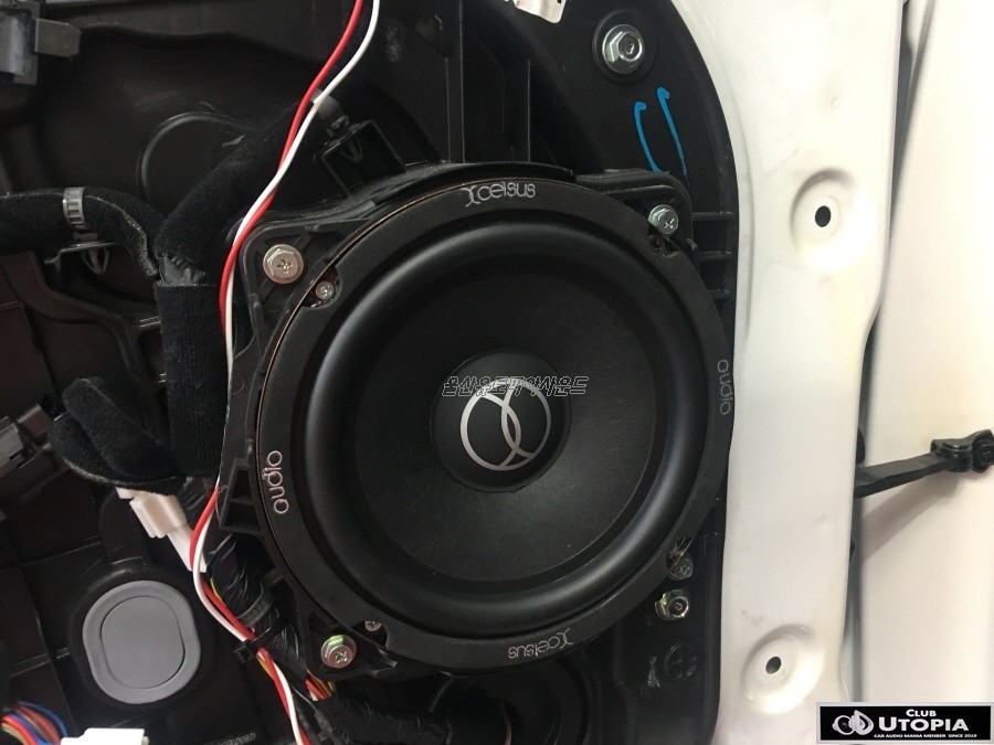 울산카오디오 언양에서 방문하신 올뉴쏘렌토 셀수스 스피커 & CDT 센터 스피커 작업