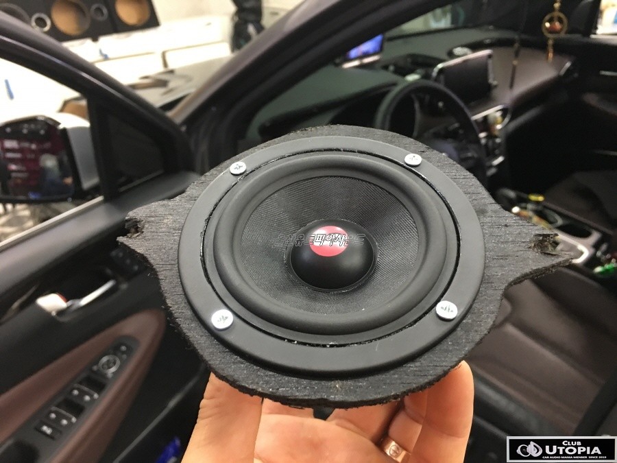 울산카오디오 싼타페 TM CDT 센터스피커 추가 작업