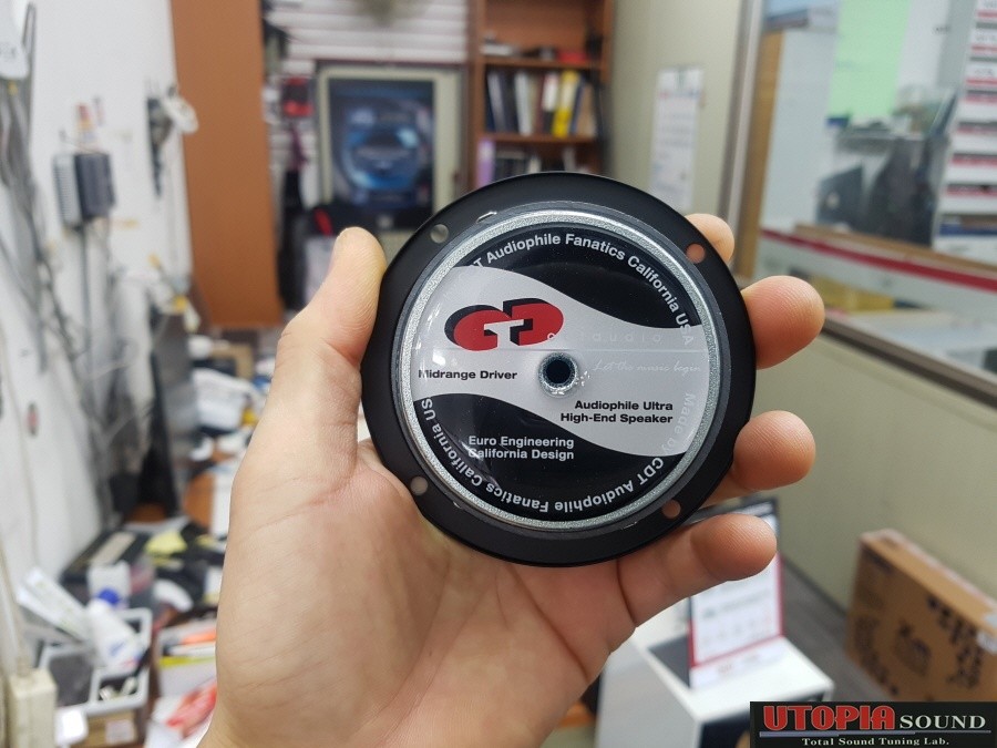 [울산 카오디오]  현대자동차 싼타페DM  CDT 센터스피커 CS-03 DVC 를 장착하여 사운드의 퀄리티를 높이다