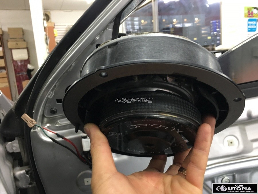 울산카오디오 ]  쏘렌토R 차량에 작업한 셀수스 최상급 XU 6.2C      2웨이 스피커