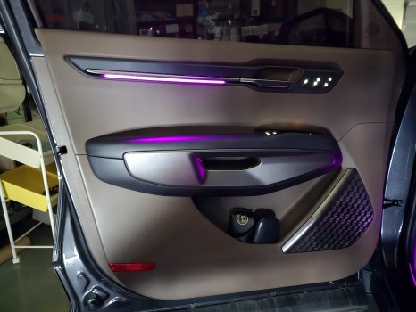 EV9 엠비언트 옵션이 없는 차량에 비노출 엠비언트 설치가 가능한 대구 순정엠비언트 전문점 카뷰티 / 대구 달서