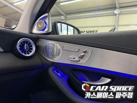 파주 엠비언트 벤츠 GLC 송풍구 콘솔 풋등 도어, 4D 부메스터 전동트위터까지 순정연동으로 화려하게 / 파주시 와동동