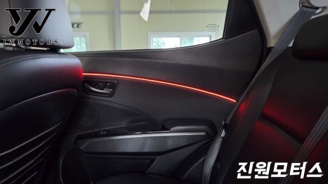 일산 파주 티볼리 무빙 엠비언트 라이트 및 트렁크 식빵등 설치장착 튜닝 시공 / 파주시 와동동