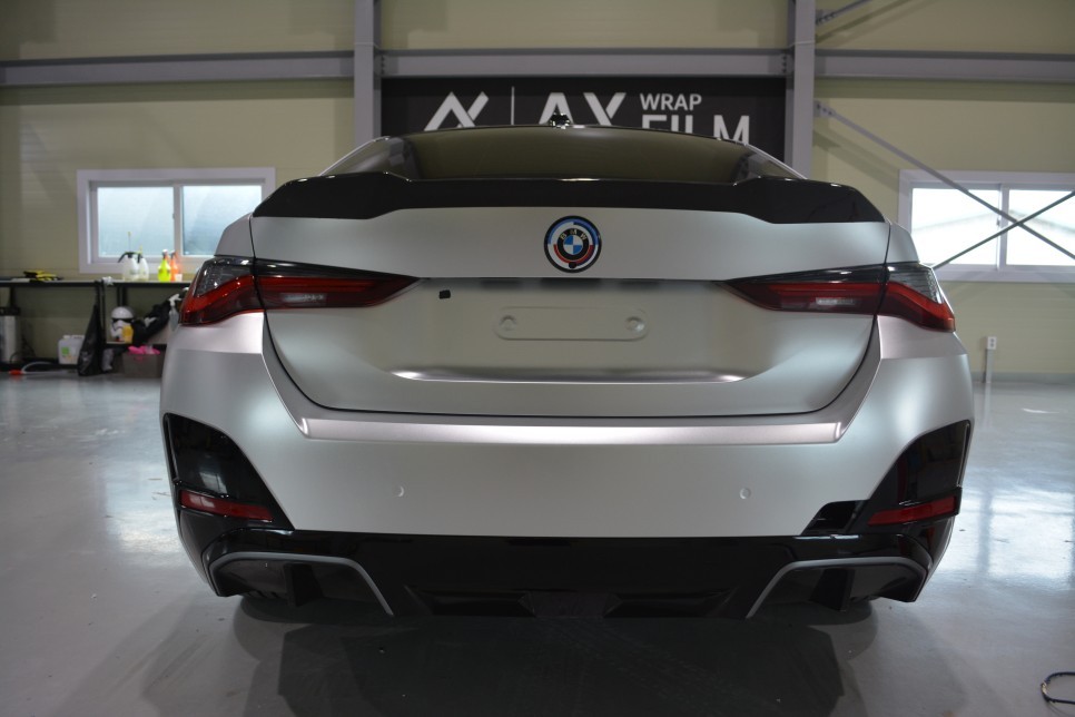 [나이퍼스] BMW i4 AX필름 매트크롬실버   전체랩핑 블랙ppf루프스킨 / 시흥시 월곶동