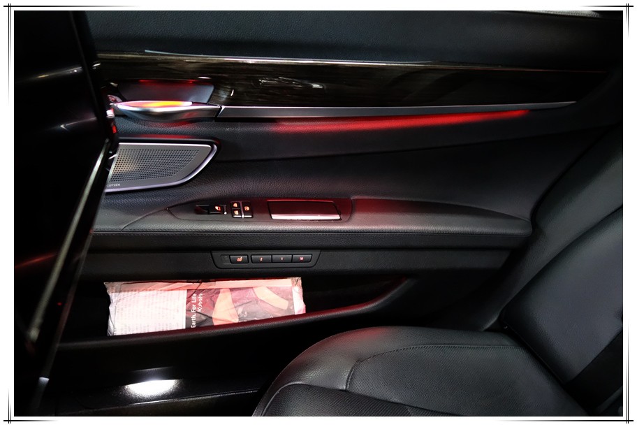 BMW 750Li 앰비언트 라이트와 실내등 교체