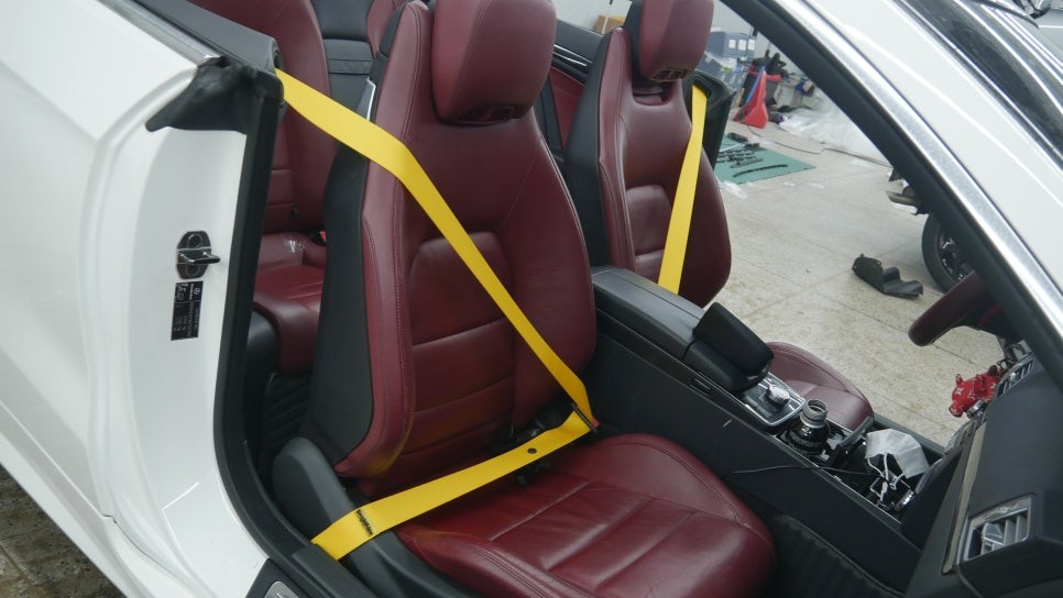 제주 벤츠 E클래스 카브리올레 컬러 안전벨트로 실내 포인트 넣기~! / 제주