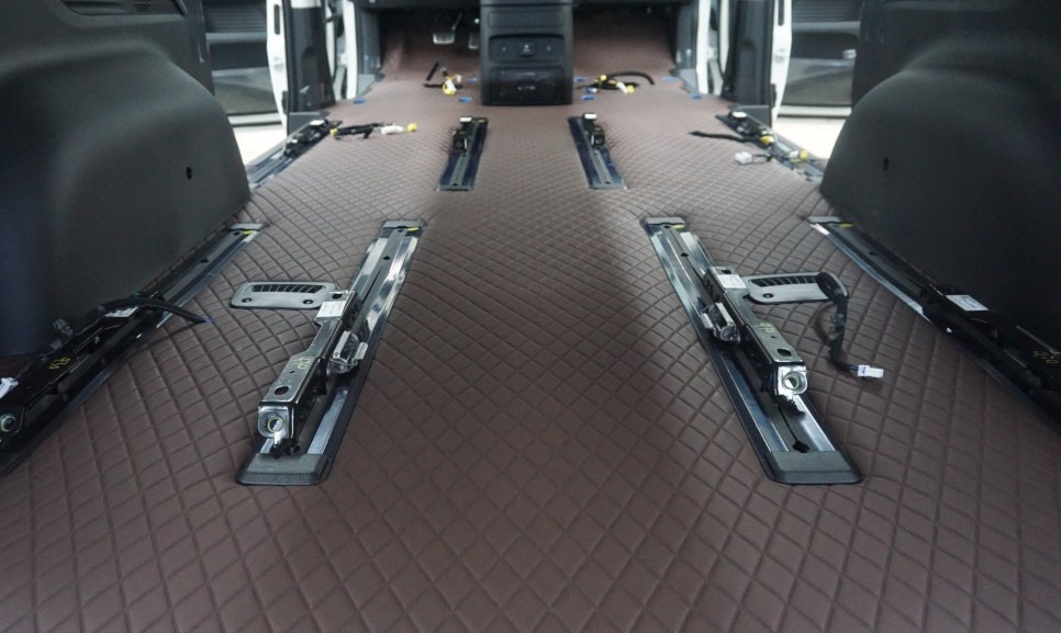 제주 스타리아 바닥 매트 엠보싱으로 깔끔한 관리와 방음 효과~! / 제주