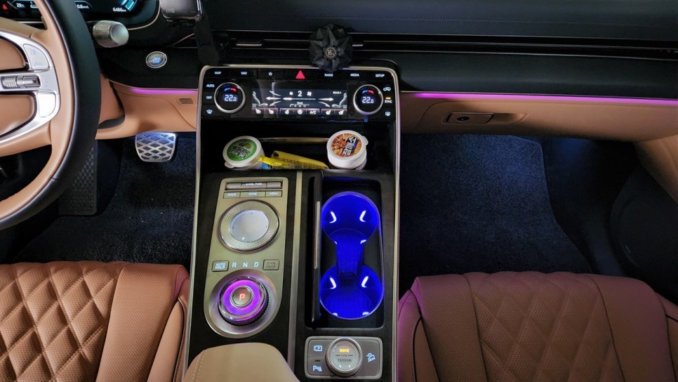 gv80엠비언트무드램프 튜닝,컵홀더 교체형으로 포인트시공 / 고양, 일산, 김포, 파주