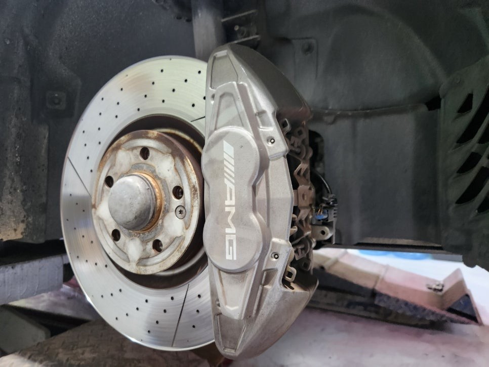 남양주휠복원 휠도색  / 벤츠 A45 amg / 순정19인치 블랙유광 / 민트그린 캘리퍼도색 /  고퀄리티 / 합리적인비용 / 휠수리는 휠게이트 / 남양주시 진건읍