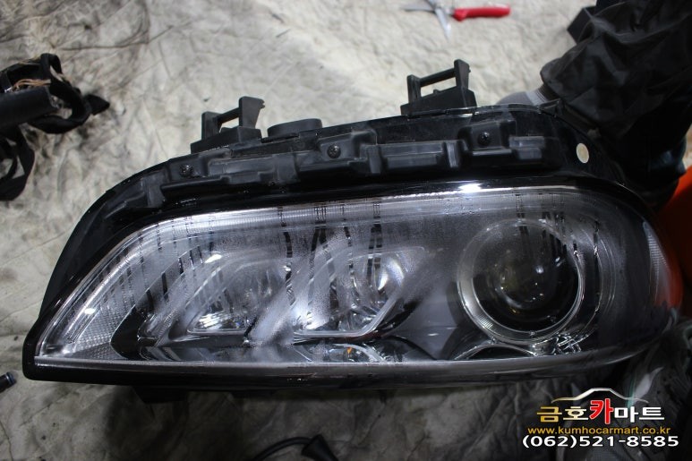 제네스시EQ900 헤드라이트 습기차는 차량 헤드라이트 습기제거후 습기방지 작업해드림 / 광주 북구, 서구, 남구, 동구