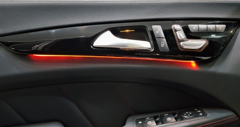 벤츠 CLS 엠비언트라이트 시공 by 디케이튠 / 서울 중랑구