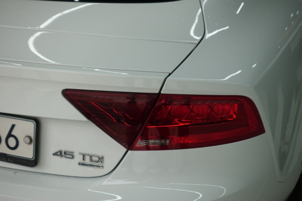 아우디A7 다이나믹무빙턴시그널 라이트필름 보험수리도 솔라가드프리미엄 진주점에서 (아우디 무빙턴시그널 최초개발) / 진주시 상대동