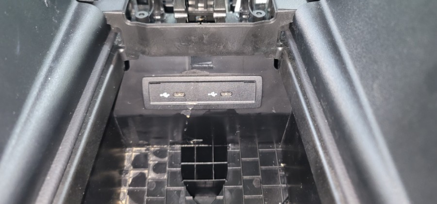 부산실내세차 미숫가루 쏟은 신형 벤츠e350 w214