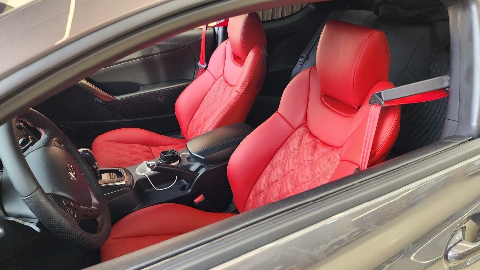 제네시스 쿠페 더블다이아시트 안전벨트ㅣ스포티한 레드로! / 부산 사상구 삼락동