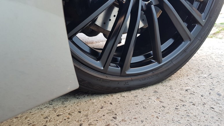 BMW i8 로드스터 휠복원 무광블랙 휠도색 분체도장 리더스휠
