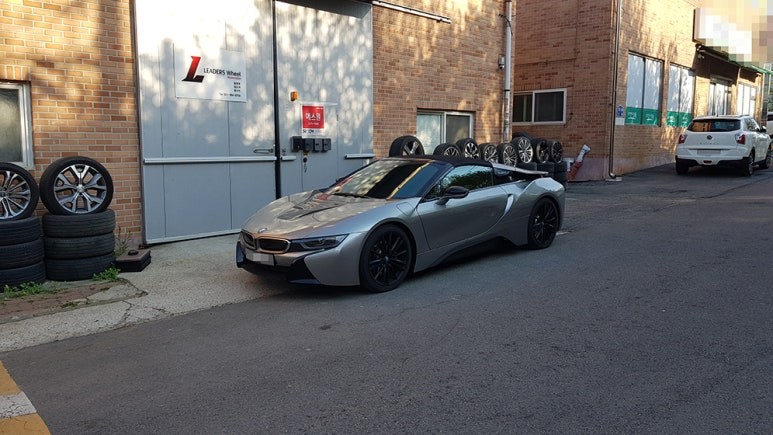 BMW i8 로드스터 휠복원 무광블랙 휠도색 분체도장 리더스휠
