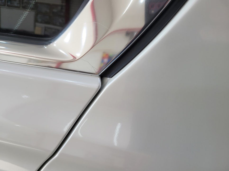 BMW 7시리즈 전체 화이트펄 랩핑.