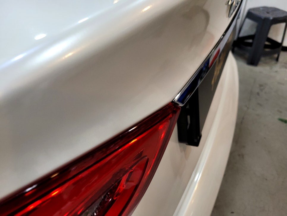 마세라티 콰트로포르테 화이트펄 전체 랩핑.