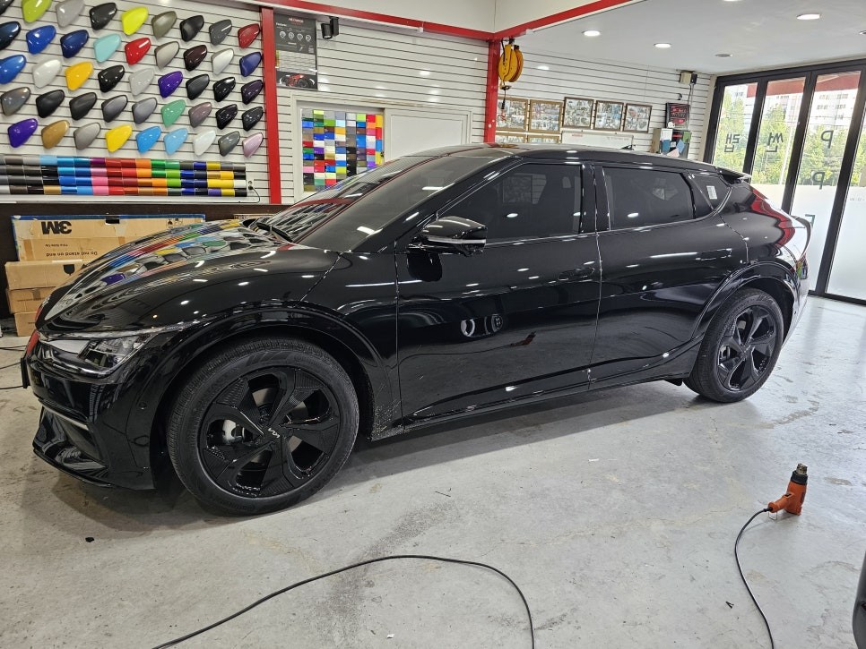 EV6 GT LINE 휠랩핑, 올블랙 완성.