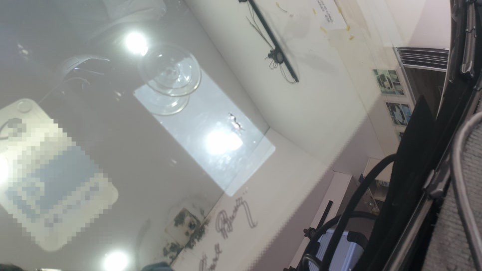 부산유리용접 벤츠 차유리에 생긴 돌빵 유리복원 수리