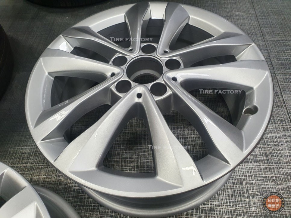 벤츠c클래스(W205)C220d 17인치 메탈릭실버 휠복원&휠도색                     타이어교체 225-50-17 브릿지스톤 포텐쟈RE97AS-02 두본 작업니다 / 남양주시 별내동