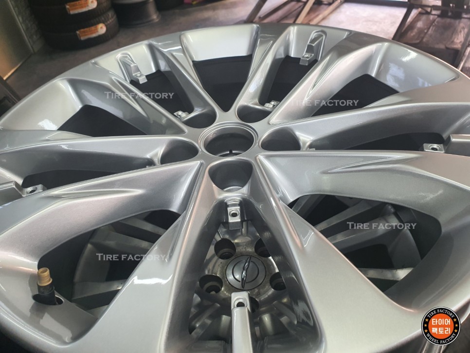 [남양주휠도색]캐딜락 CT6 플래티넘 20인치 순정휠 메탈릭실버 휠복원&휠도색 + 크롬몰딩 복원 / 남양주시 별내동