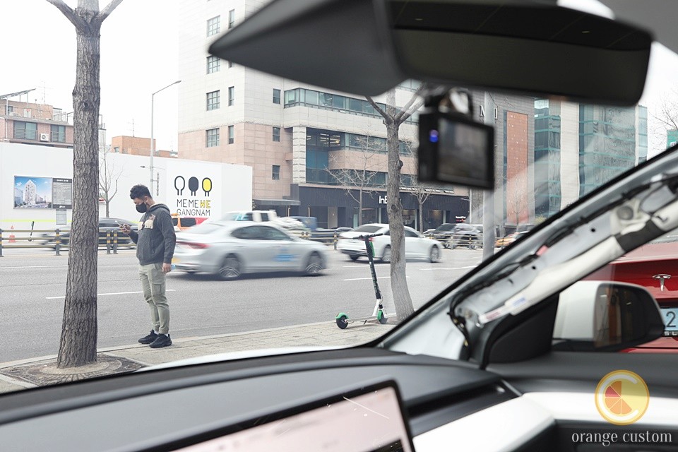 테슬라 모델 3, 세인트 아모 써밋으로 시공한 색감 감상해 보세요.