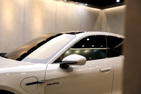 포르쉐 타이칸 GTS 엑스펠로 작업 진행되는 신차패키지 / 용산, 마포, 중구