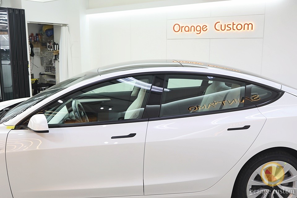 테슬라 모델 3, 세인트 아모 써밋으로 시공한 색감 감상해 보세요.