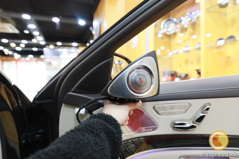 벤츠 S500 선물로 주는 3d 부메스터 전동커버는 어떤 느낌?