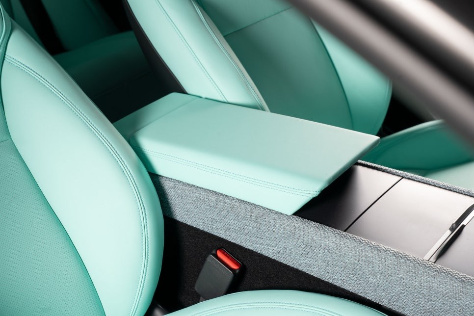 테슬라 모델3 하이랜드, 민트색 인테리어로 누구보다 화려하게 ! + 레써니컴퍼니 / 고양 덕양구 용두동